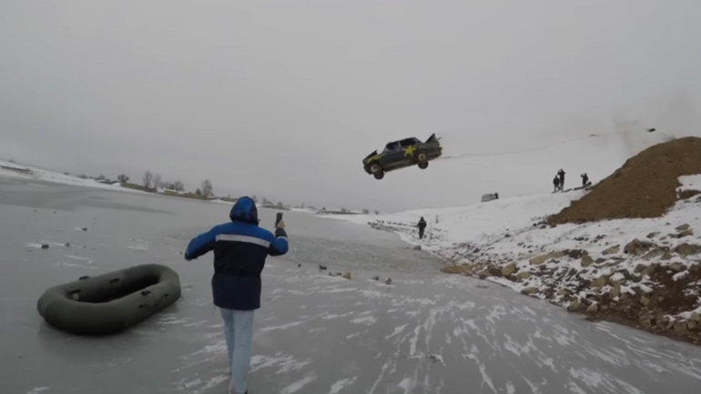 Δεν είναι καθόλου καλά αυτοί οι τύποι!